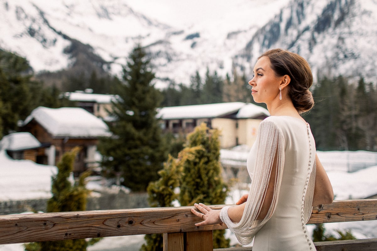 Alps winter wedding by photographer Sylvain Bouzat.
