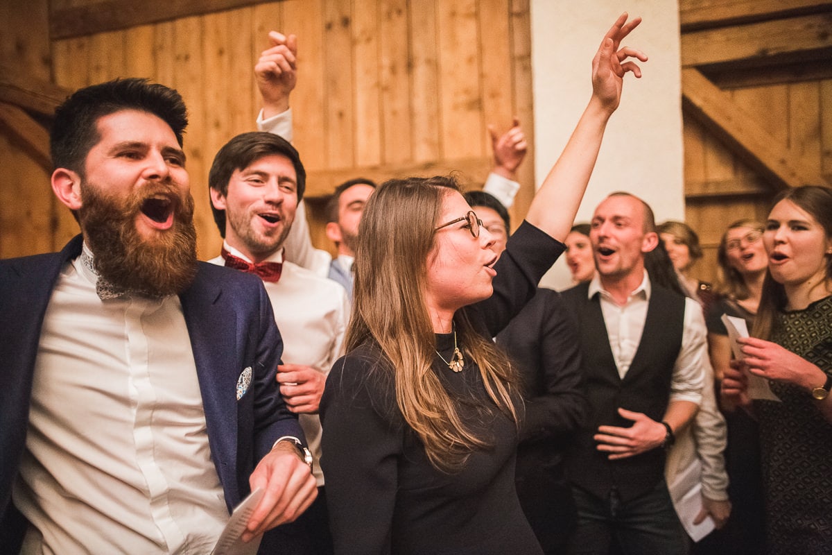 Night and party during an alps wedding by the photographer Sylvain Bouzat.