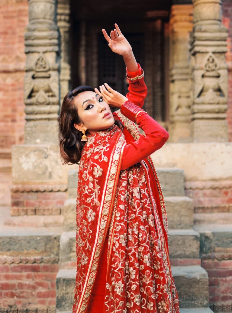 1-best-editorial-wedding-photos-nepalese-bride-traditional-red-dress-temple