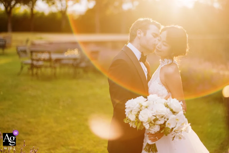 18-awards-wedding-photographer-golden-hour-kiss