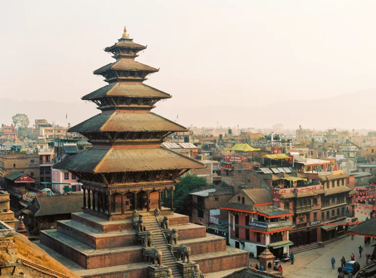 2-best-editorial-wedding-photos-nyatapola-temple-bhaktapur-nepal-architecture