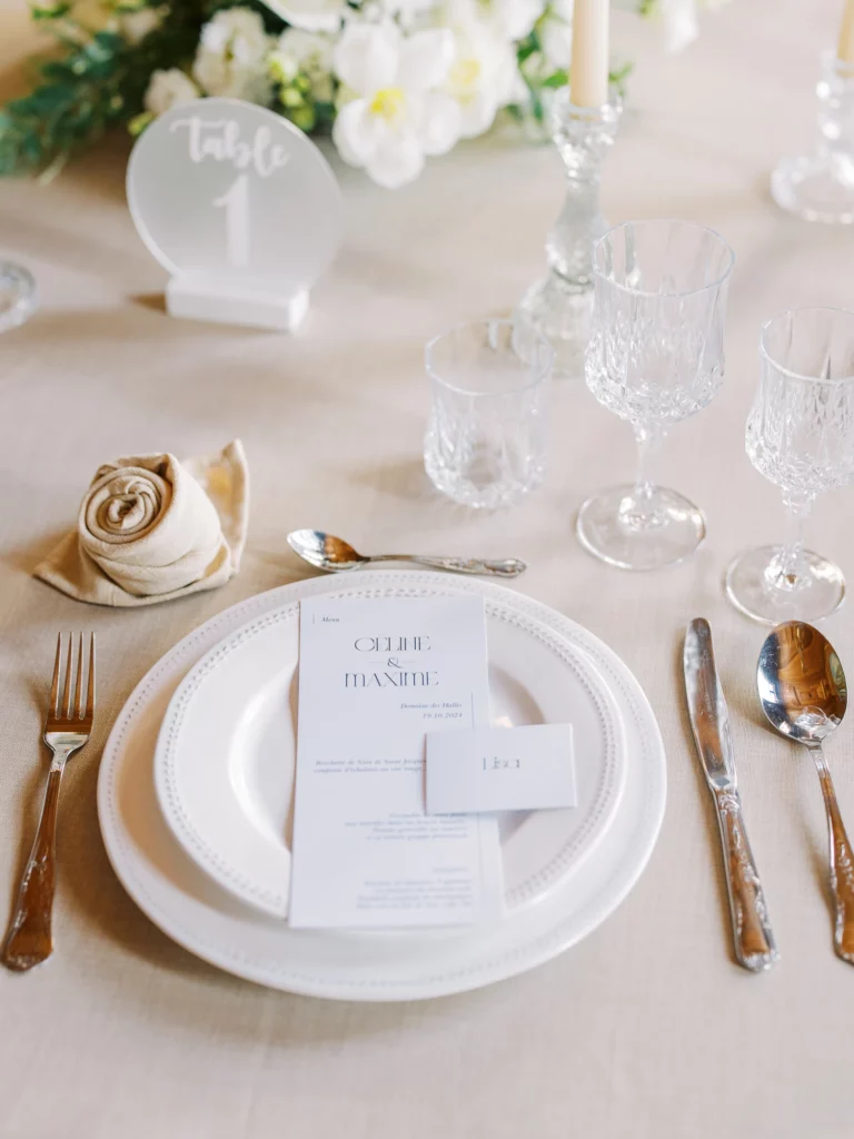 20-best-editorial-wedding-photos-table-setting-minimalist-reception