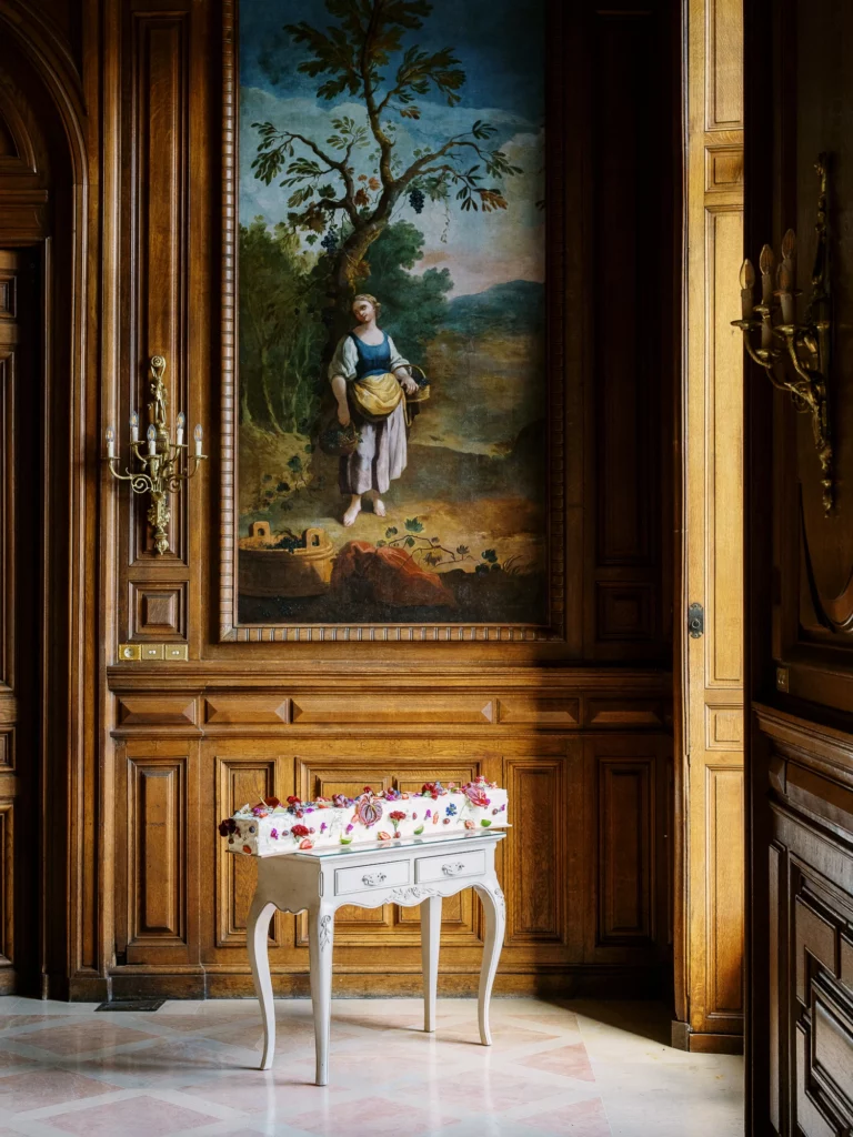 27-best-editorial-wedding-photos-luxury-chateau-floral-cake