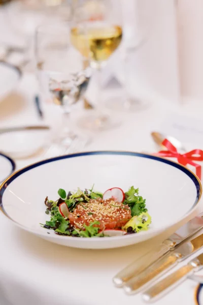 Gourmet wedding appetizer captured by a French wedding photographer at a luxury reception dinner.