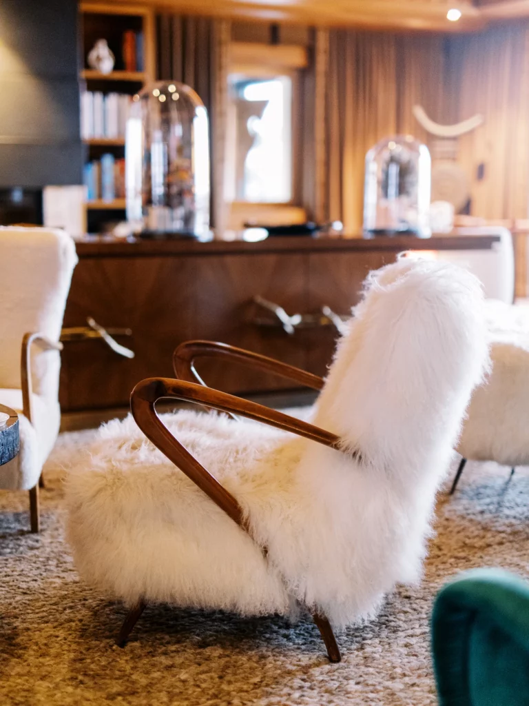 39-best-editorial-wedding-photos-luxury-interior-chalet-armchair