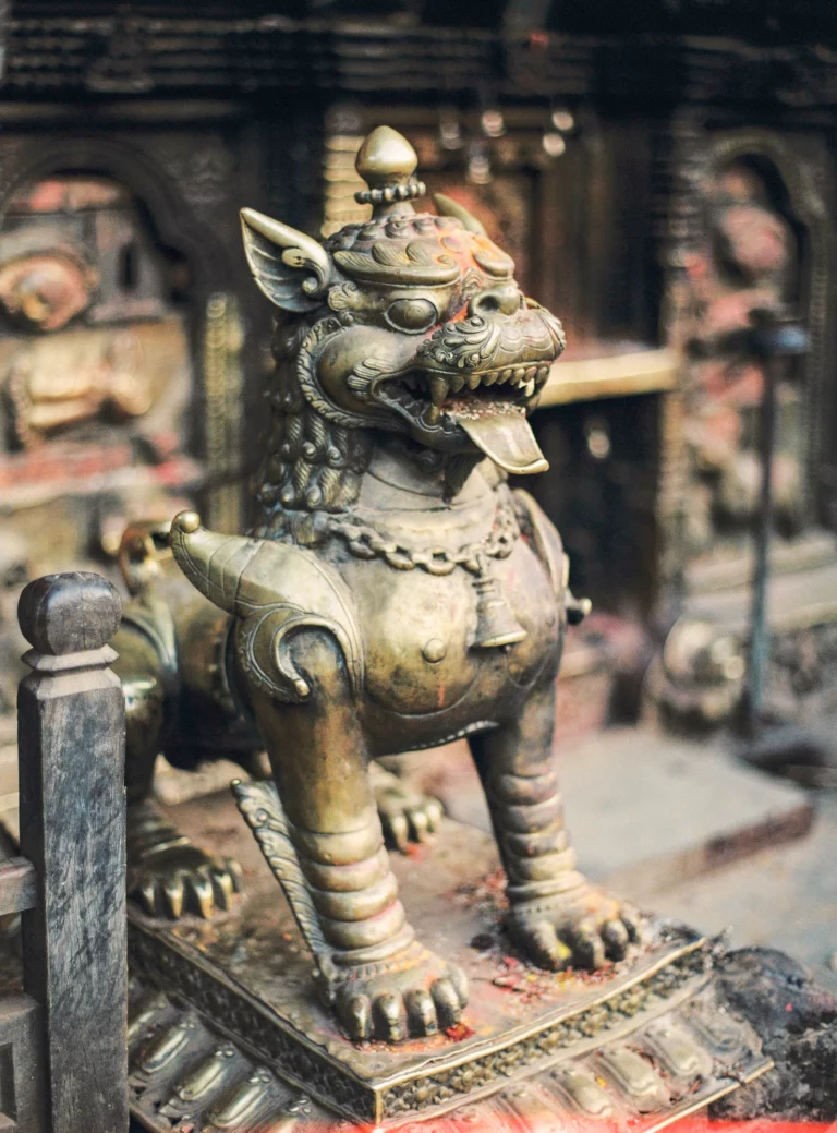 5-best-editorial-wedding-photos-bronze-temple-guardian