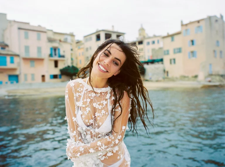 54-best-editorial-wedding-photos-bride-beach-mediterranean-portrait-lifestyle