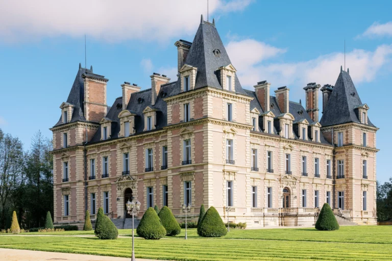 55-best-editorial-wedding-photos-french-chateau-luxury-estate