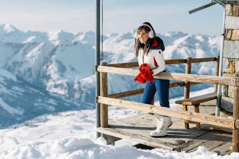 62-best-editorial-wedding-photos-ski-fashion-alpine-resort-winter-lifestyle-mountain-landscape