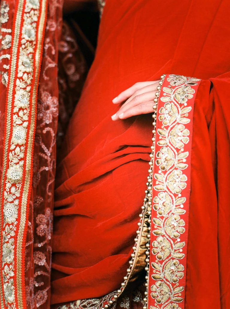 7-best-editorial-wedding-photos-red-sari-detail