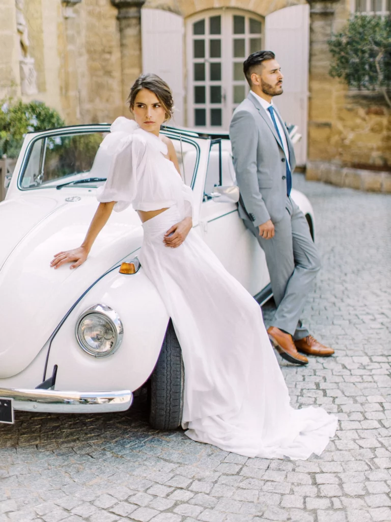70-best-editorial-wedding-photos-vintage-car-modern-bride-chic-couple