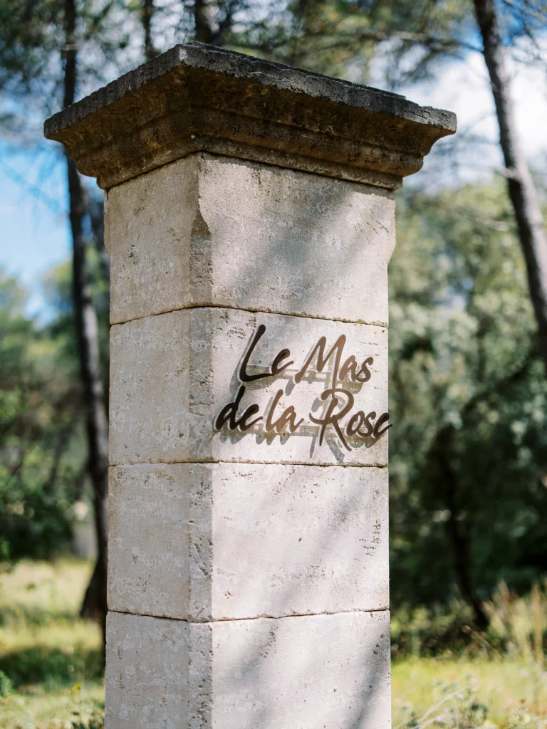 72-best-editorial-wedding-photos-mas-rose-entrance-provence