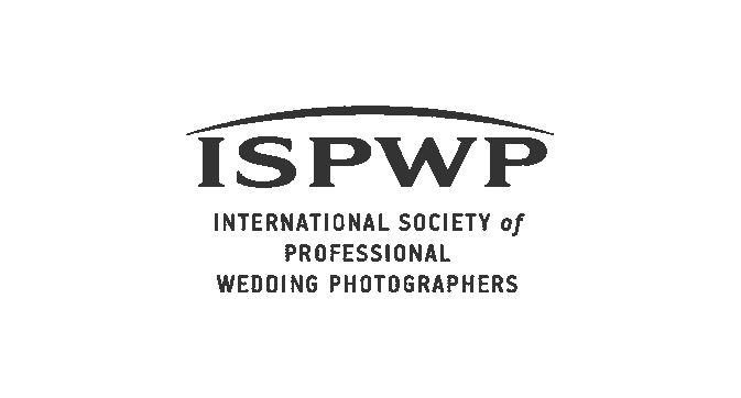Official ISPWP logo representing the best French wedding photographer for luxury international destination weddings.