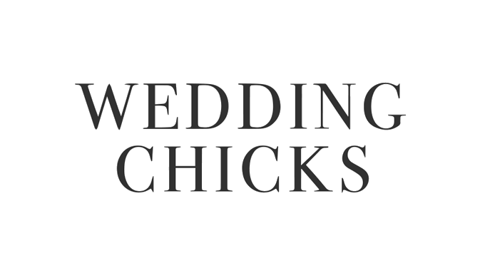 Wedding Chicks logo on black, featured by the best french wedding photographer.